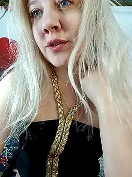 Snapshot of HeronDenni chatting on 03-17-26, 02:58 HeronDenni online show from 03-17-26, 02:58