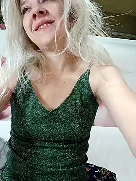 Snapshot of HeronDenni chatting on 12-03-25, 01:06 HeronDenni online show from 12-03-25, 01:06