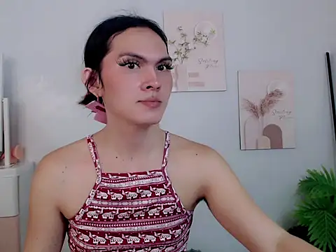 Snapshot of Pinkyweb_03 chatting on 05-29-26, 02:28 Pinkyweb 03 online show from 05-29-26, 02:28