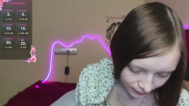 AliceHaris online show from 10-24-25, 03:16