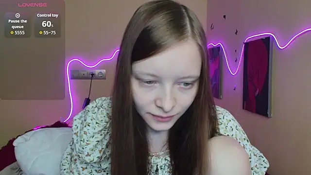 AliceHaris online show from 10-04-25, 01:07
