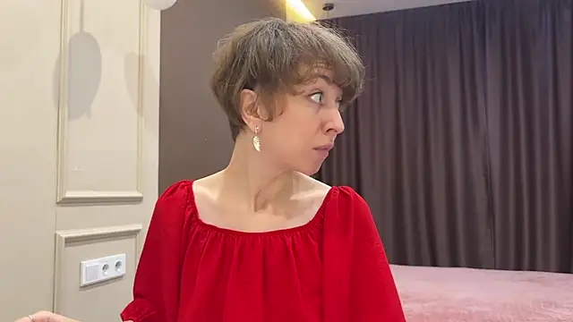Snapshot of daniellia_ chatting on 10-25-25, 09:19 daniellia  online show from 10-25-25, 09:19