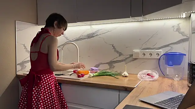 daniellia  online show from 04-21-26, 02:23