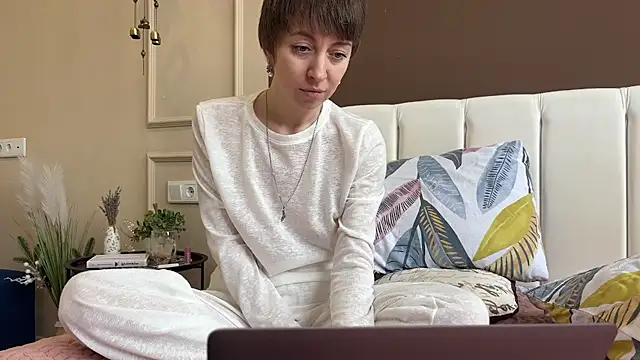 daniellia  online show from 02-28-26, 10:37