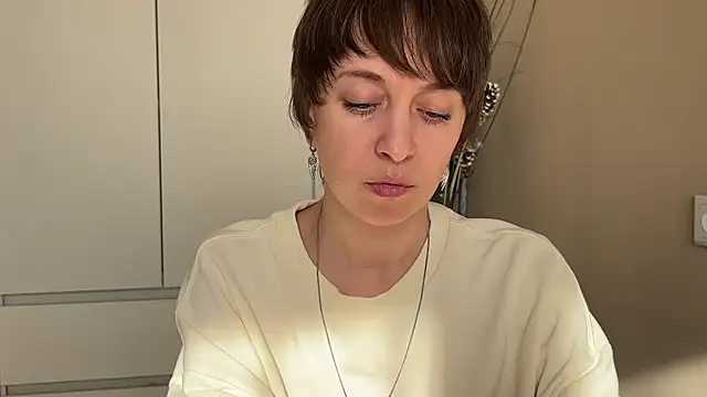 Snapshot of daniellia_ chatting on 05-08-26, 02:21 daniellia online show from 05-08-26, 02:21