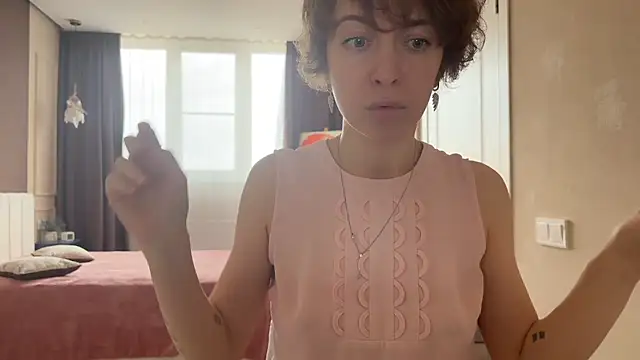 daniellia  online show from 11-18-25, 08:28