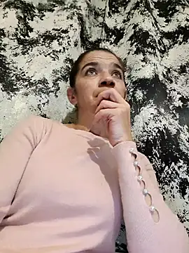 alinaalinutzq online show from 10-17-25, 06:43