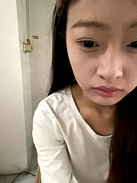 Snapshot of MengMeng0515 chatting on 11-15-25, 08:51 MengMeng0515 online show from 11-15-25, 08:51