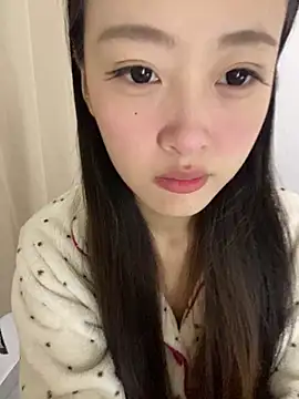 Snapshot of MengMeng0515 chatting on 05-02-26, 11:04 MengMeng0515 online show from 05-02-26, 11:04