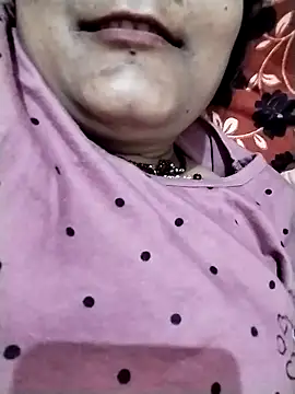 Snapshot of beena01 chatting on 10-20-25, 05:57 beena01 online show from 10-20-25, 05:57