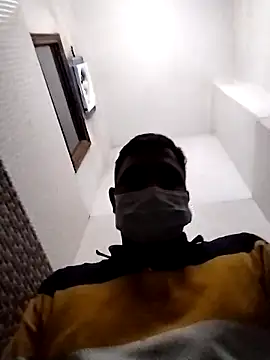 Snapshot of beena01 chatting on 10-11-25, 07:37 beena01 online show from 10-11-25, 07:37