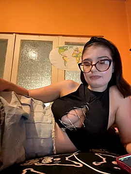 Larra69 online show from 11-23-25, 05:45