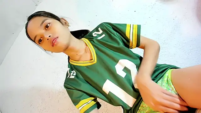 CUTIE GIRLSX online show from 06-16-26, 01:33