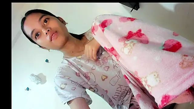 Snapshot of CUTIE_GIRLSX chatting on 07-30-26, 01:10 CUTIE GIRLSX online show from 07-30-26, 01:10