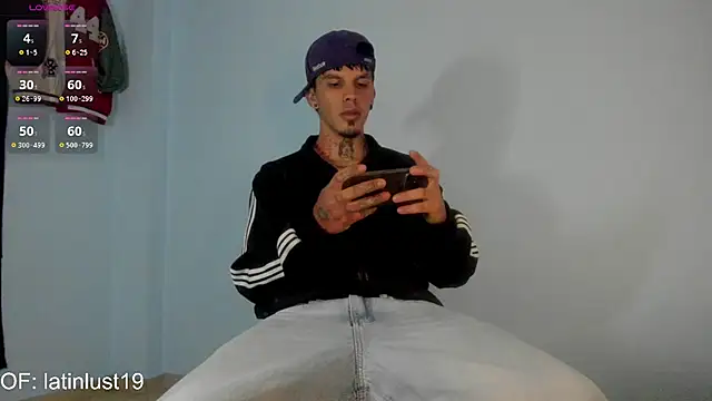 Snapshot of Savajelust chatting on 07-23-26, 03:04 Savajelust online show from 07-23-26, 03:04