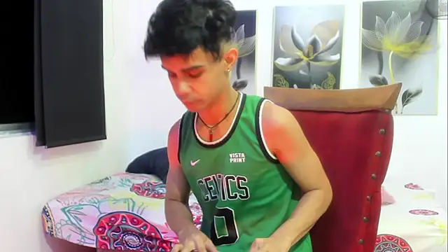 Violet Dream2 online show from 04-18-26, 12:46