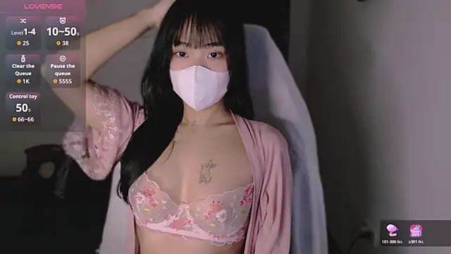 Phuong Bee online show from 10-24-25, 12:48