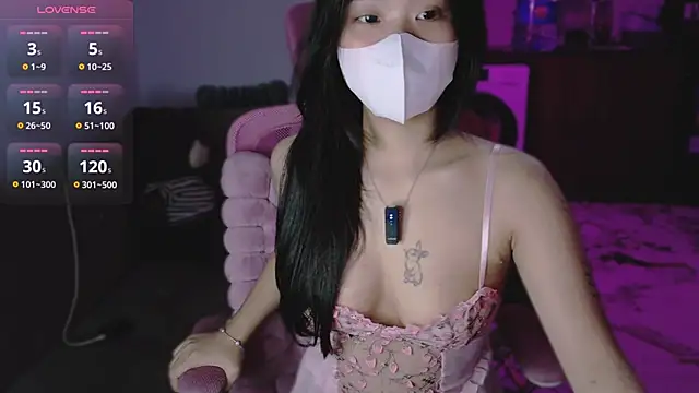 Snapshot of Phuong_Bee chatting on 04-04-26, 01:39 Phuong Bee online show from 04-04-26, 01:39