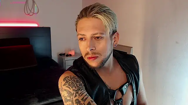 Snapshot of MaaxxxRider chatting on 11-01-25, 04:19 MaaxxxRider online show from 11-01-25, 04:19