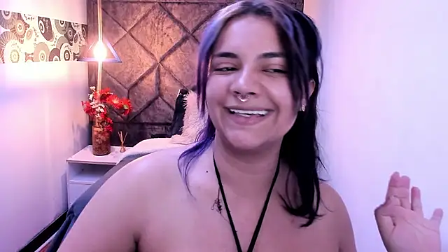 Kiara Cruz   online show from 12-16-25, 08:24