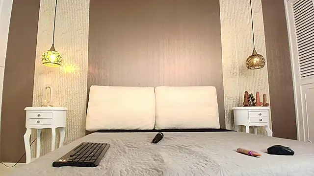 Tiifany Baker online show from 12-02-25, 07:37