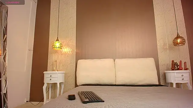 Tiifany Baker online show from 11-07-25, 07:40