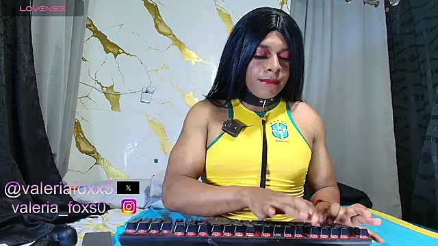 valeriafoxx3 online show from 06-24-26, 11:13
