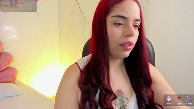 Snapshot of sunnypaytton chatting on 05-31-26, 01:06 sunnypaytton online show from 05-31-26, 01:06