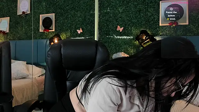 Linagh  online show from 11-24-25, 12:05