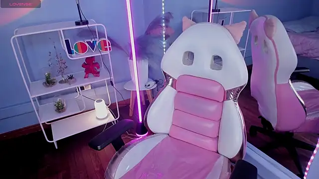 Bella  Lane online show from 04-08-26, 08:10