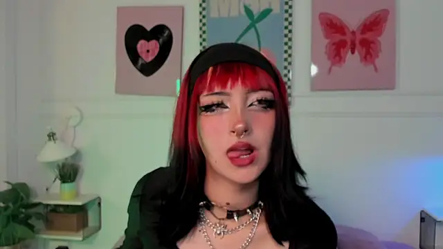 Zoe Lynch  online show from 04-16-26, 11:33