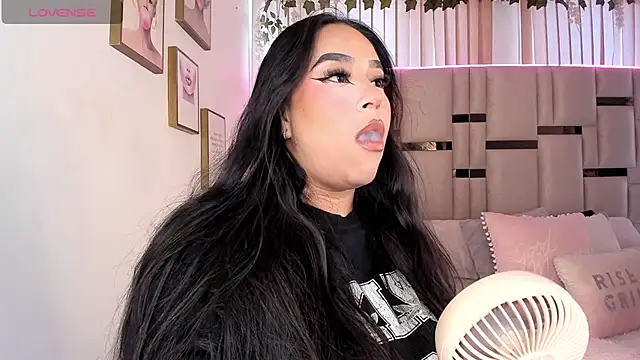 Zoey thompson online show from 11-11-25, 07:30