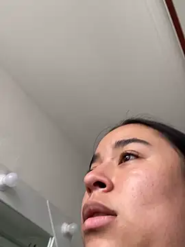 Zoey thompson online show from 04-11-26, 07:39