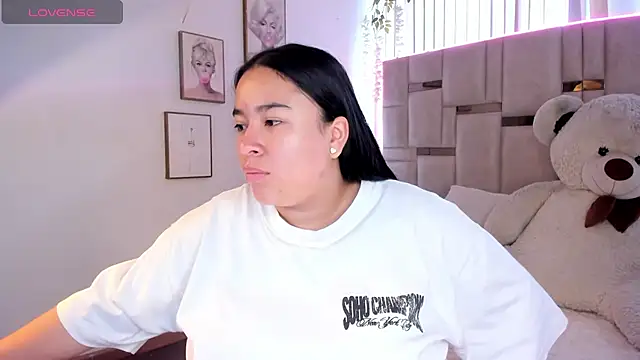 Zoey thompson online show from 07-03-26, 07:42