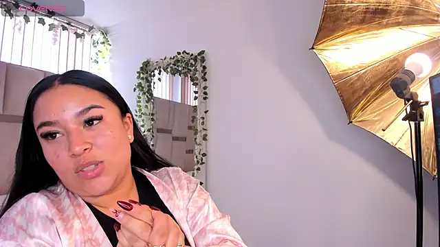 Zoey thompson online show from 12-17-25, 08:03