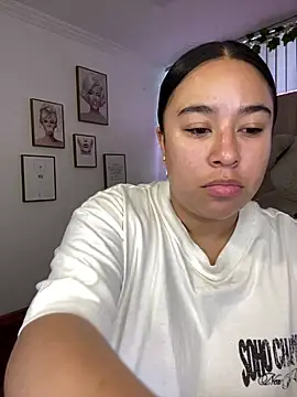 Zoey thompson online show from 06-12-26, 08:50
