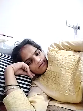 Snapshot of Sofia_kuuu chatting on 11-03-25, 05:01 Sofia kuuu online show from 11-03-25, 05:01