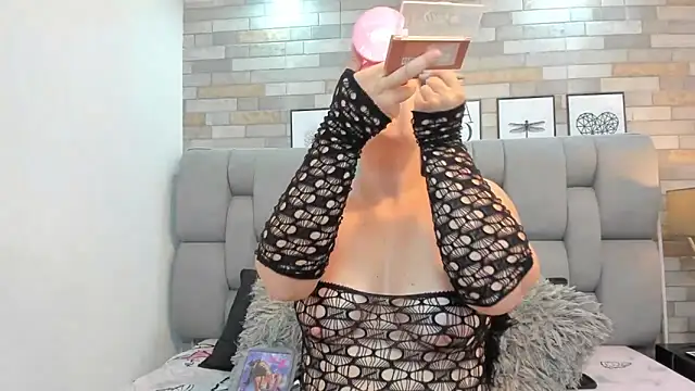 Snapshot of kathysmith19 chatting on 01-08-26, 03:45 kathysmith19 online show from 01-08-26, 03:45