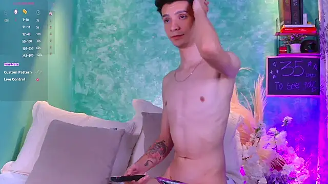 Snapshot of VicenteFerrer chatting on 09-18-25, 04:15 VicenteFerrer online show from 09-18-25, 04:15