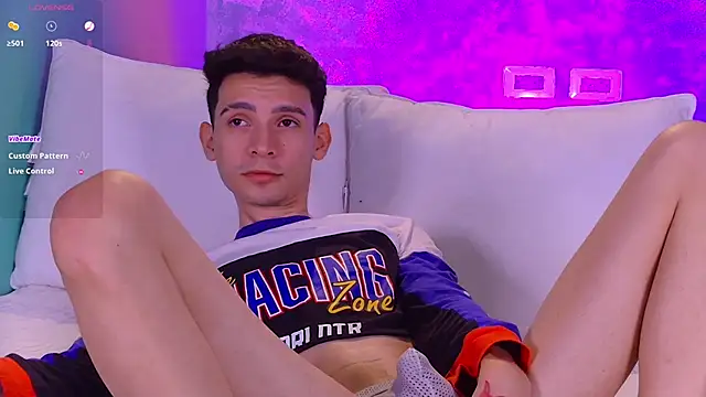 Snapshot of VicenteFerrer chatting on 09-27-25, 05:02 VicenteFerrer online show from 09-27-25, 05:02