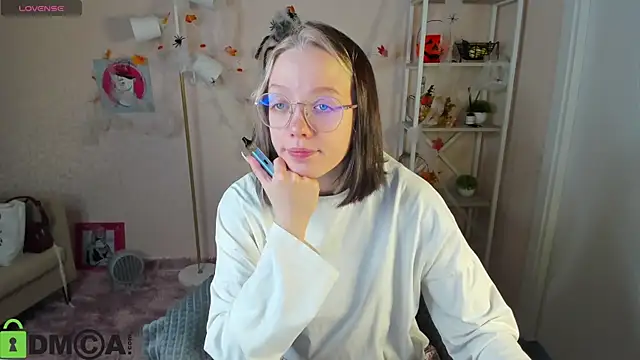 R0cket bunny online show from 10-28-25, 01:06