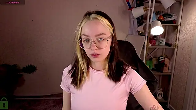 R0cket bunny online show from 04-20-26, 12:57