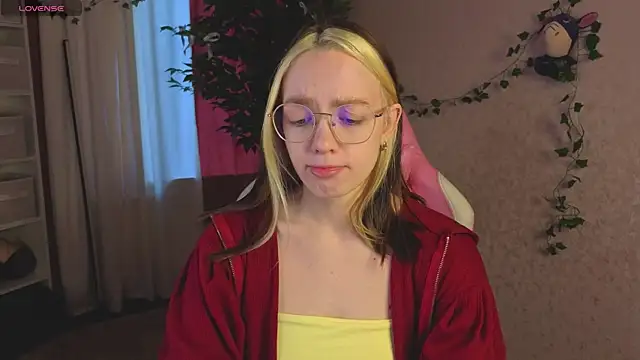 R0cket bunny online show from 04-19-26, 12:44