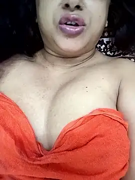 Snapshot of sweet_jenni chatting on 05-16-26, 04:44 sweet jenni online show from 05-16-26, 04:44