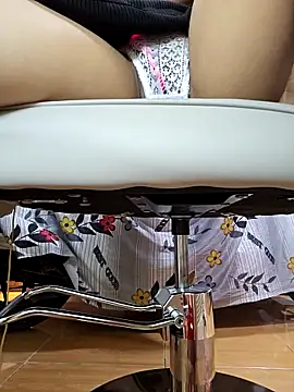 Nail Yummy online show from 12-16-25, 12:31