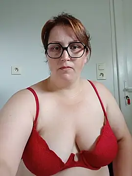 Snapshot of Fformesx chatting on 06-20-26, 02:00 Fformesx online show from 06-20-26, 02:00