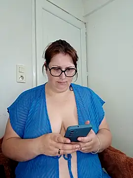 Snapshot of Fformesx chatting on 05-21-26, 12:24 Fformesx online show from 05-21-26, 12:24