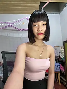Snapshot of andymi1 chatting on 05-23-26, 02:10 andymi1 online show from 05-23-26, 02:10