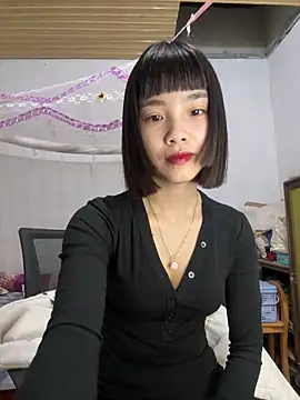 Snapshot of andymi1 chatting on 04-25-26, 02:03 andymi1 online show from 04-25-26, 02:03