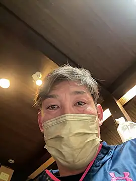 Snapshot of usu0130 chatting on 10-24-25, 01:43 usu0130 online show from 10-24-25, 01:43